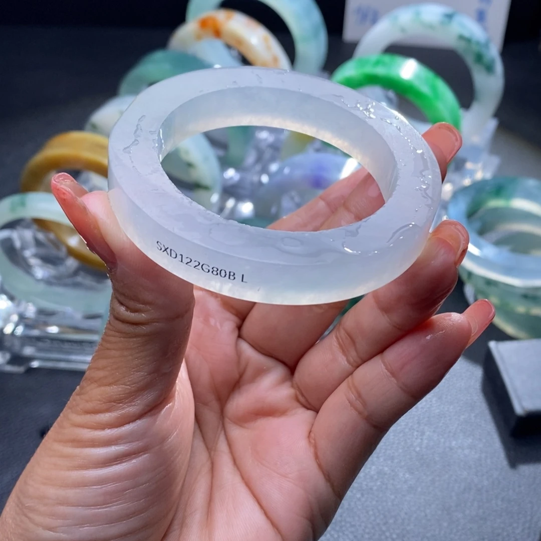 一***生定制翡翠未镶嵌翡翠手镯