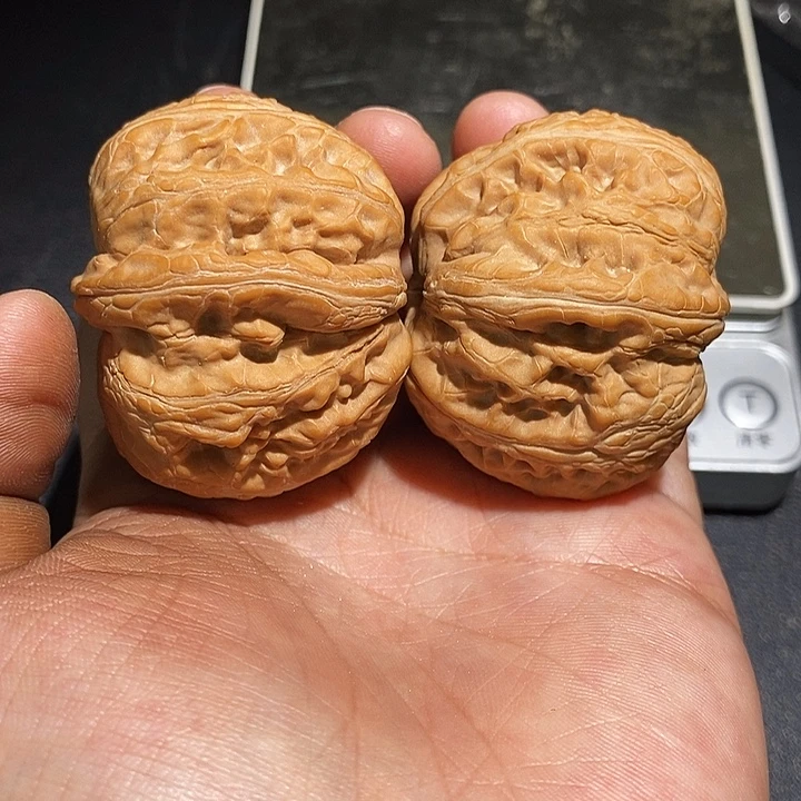 王***軍手串/手链核桃45 大元宝。