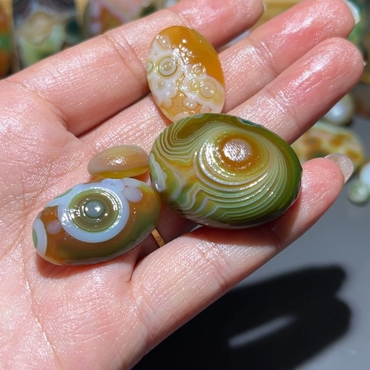 好***歌未镶嵌颈饰玛瑙/玉髓