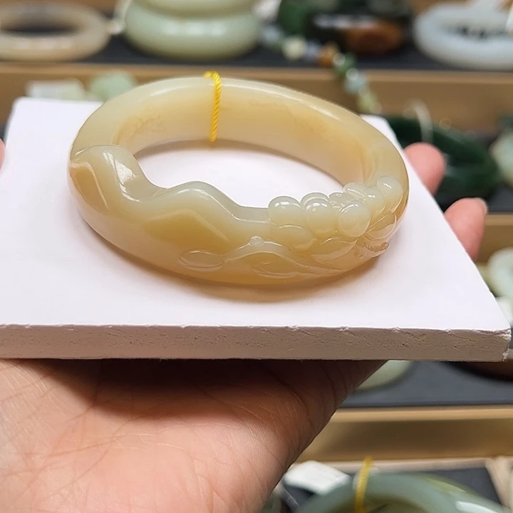 未镶嵌手镯和田玉56