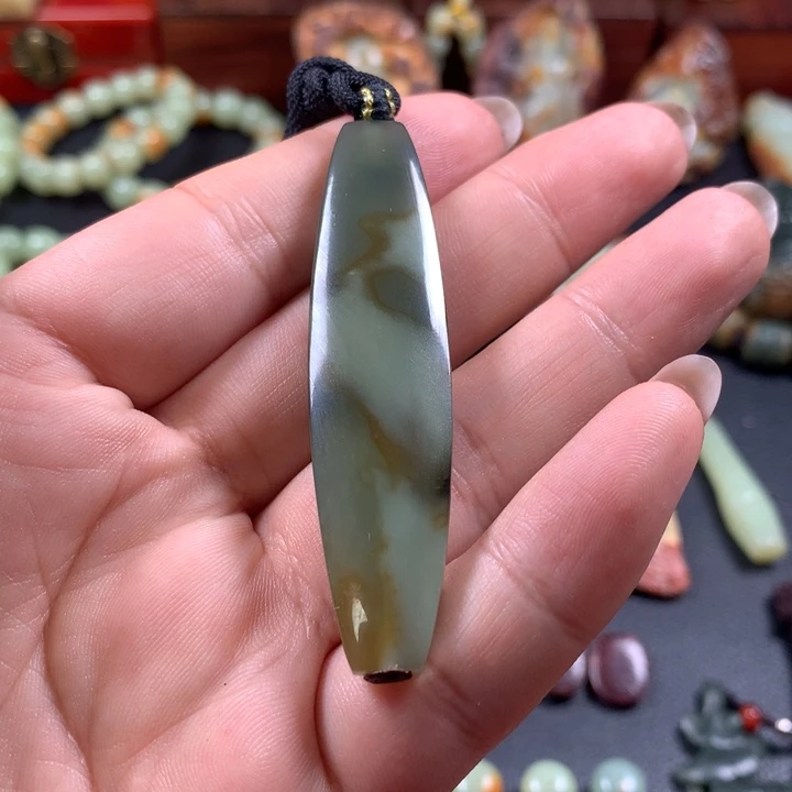 岫岩老玉（透闪石质玉）未镶嵌颈饰