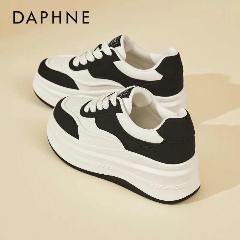 达芙妮休闲板鞋女款2025秋季新款厚底内增高运动鞋爆款黑白熊猫鞋