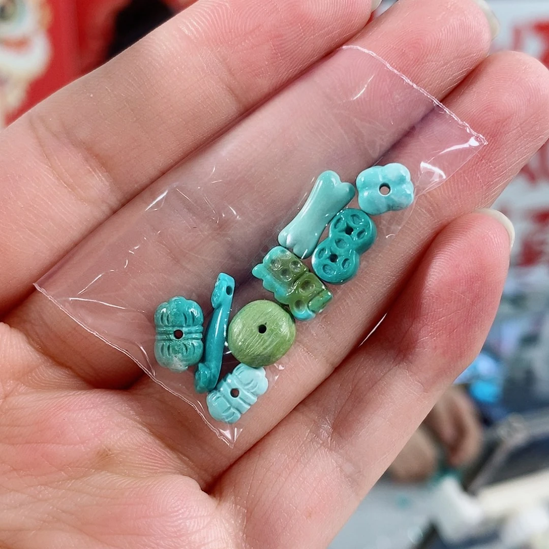 绿松石未镶嵌珠宝奇石