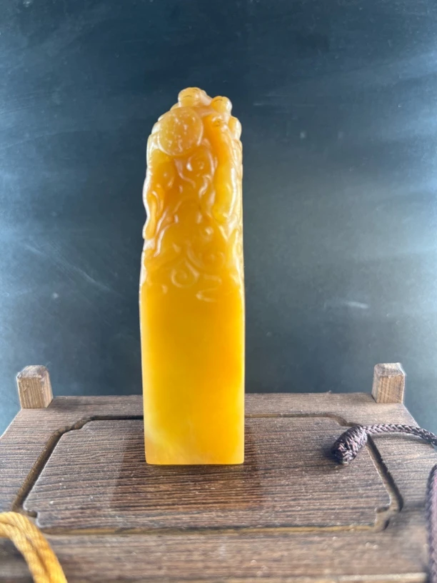 天然老料优质寿山田黄石螭虎