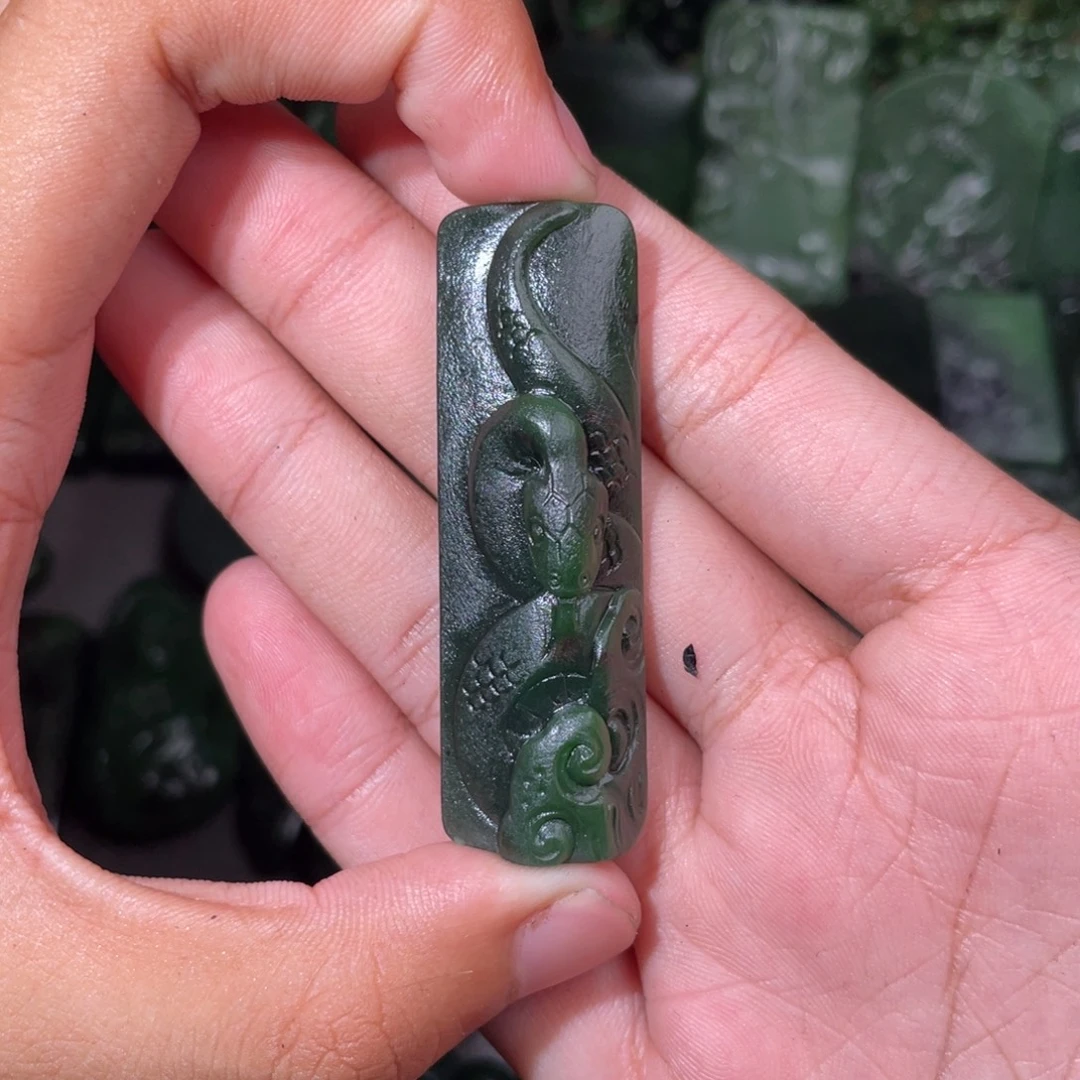 正***曼颈饰未镶嵌和田玉（碧玉）定制