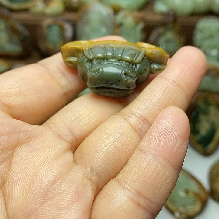 岫岩河磨玉（透闪石质玉）未镶嵌颈饰