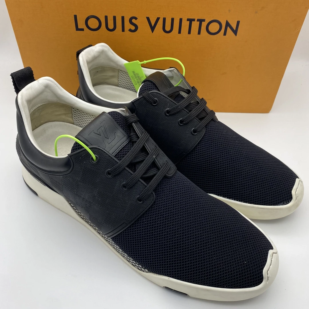 95新 LouisVuitton/路易威登 42欧码/网面透气黑色休闲运动鞋