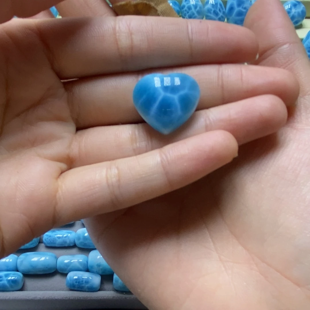 靓***2针钠钙石（海纹石）未镶嵌颈饰