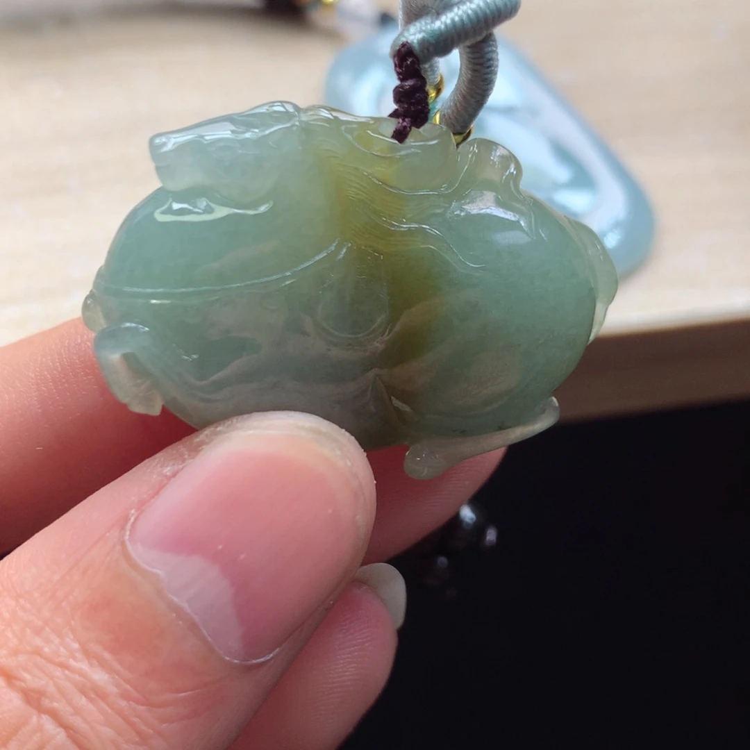 颈饰未镶嵌翡翠吊坠