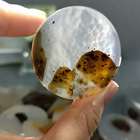 玛瑙/玉髓未镶嵌颈饰舐犊情深
