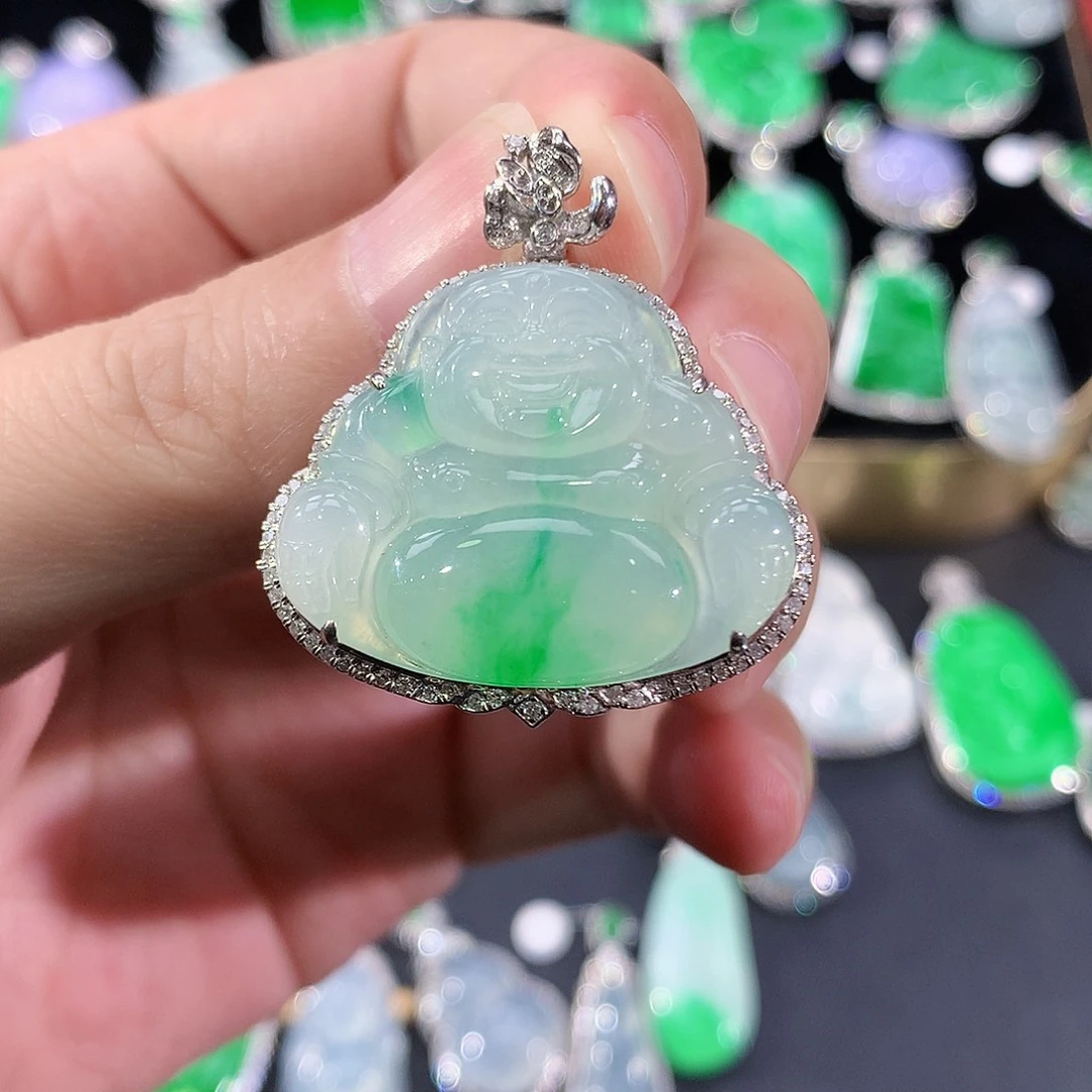 翡翠18K金镶嵌颈饰
