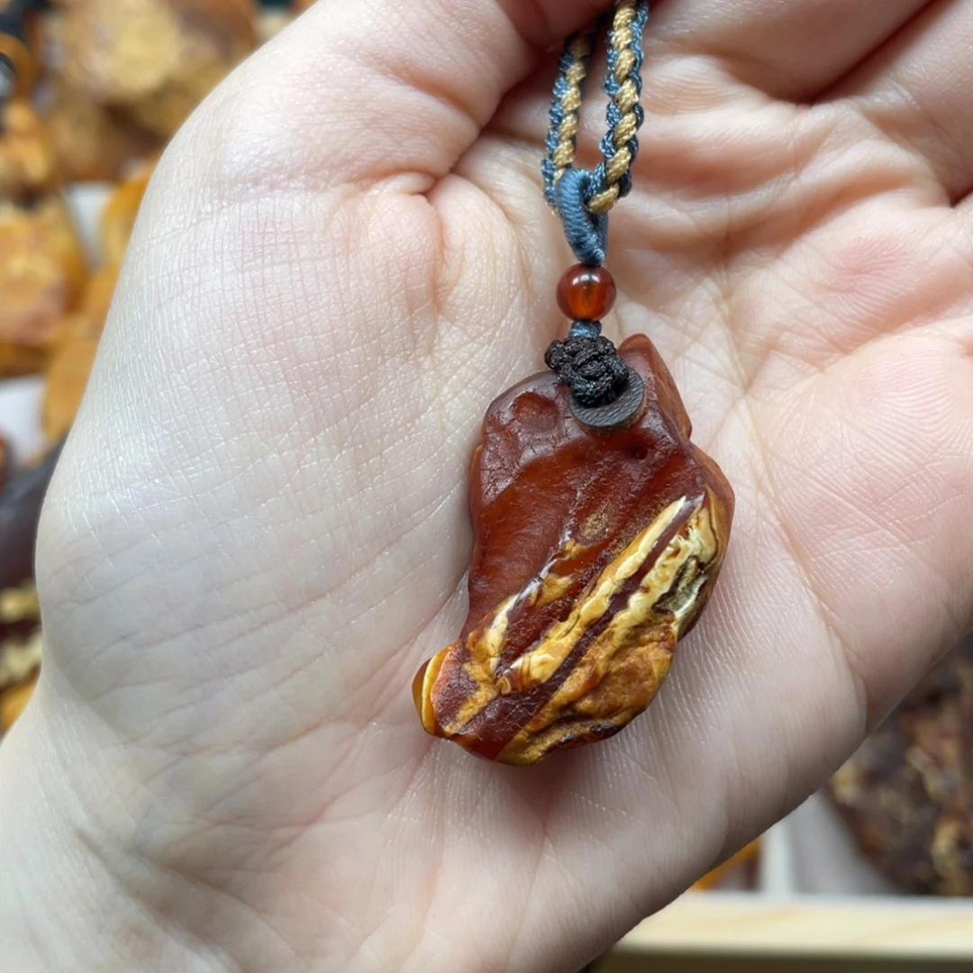 琥珀珠宝奇石未镶嵌