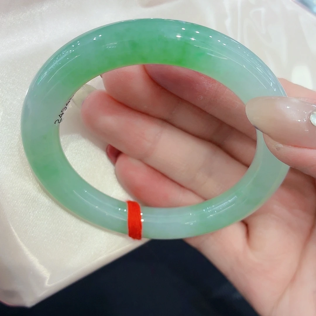 翡翠未镶嵌手镯翡翠53-55.5圈口（强推）