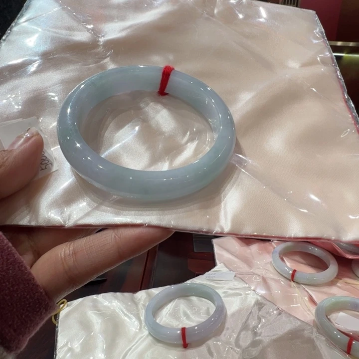 快***乐翡翠未镶嵌手镯蓝紫底63