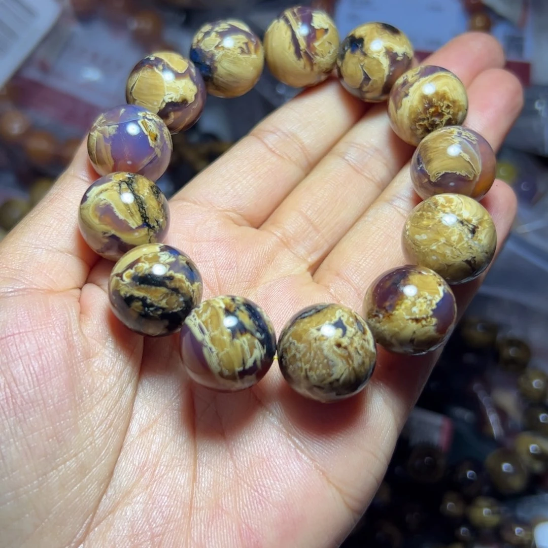 未镶嵌琥珀珠宝奇石175