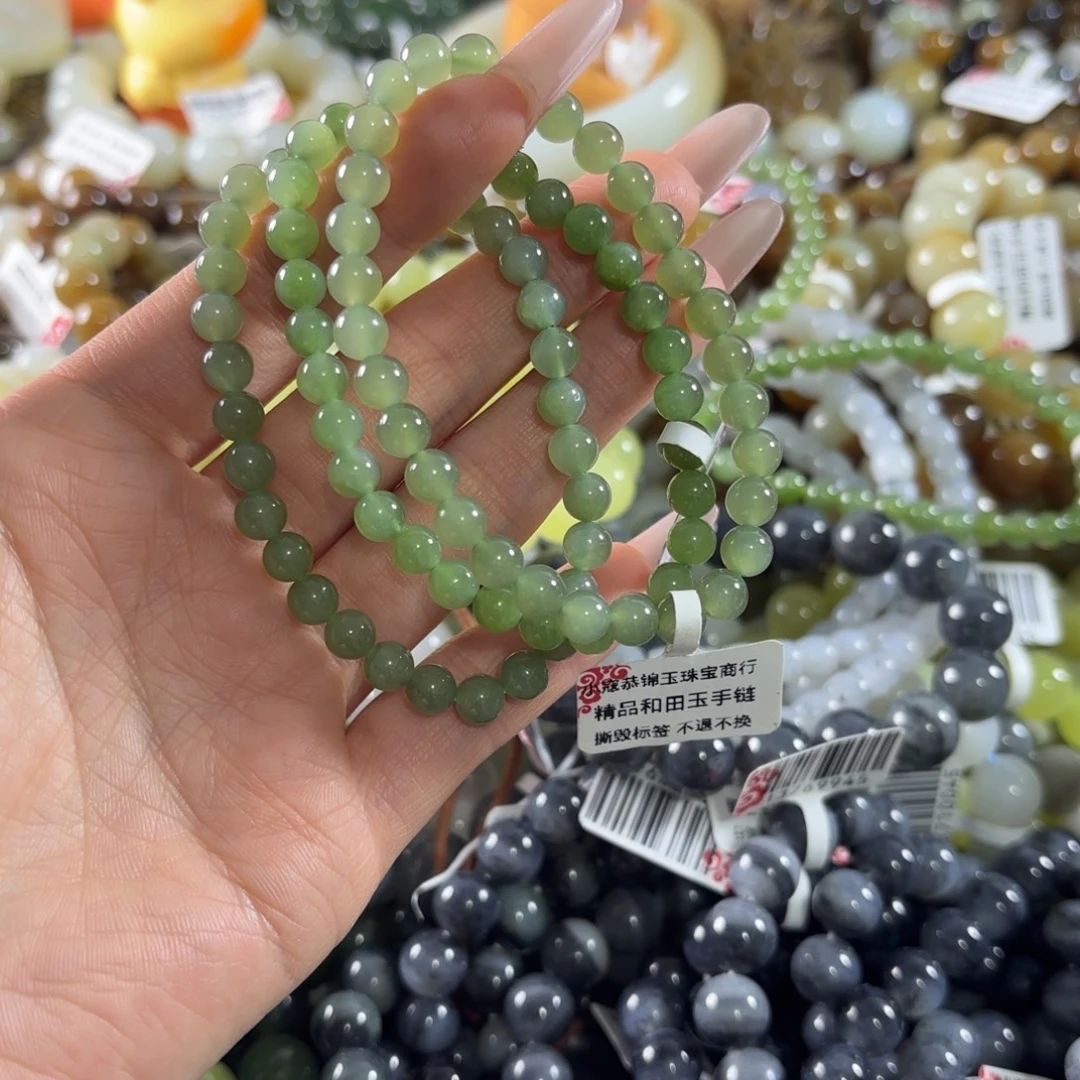 淑***哈和田玉未镶嵌手串129