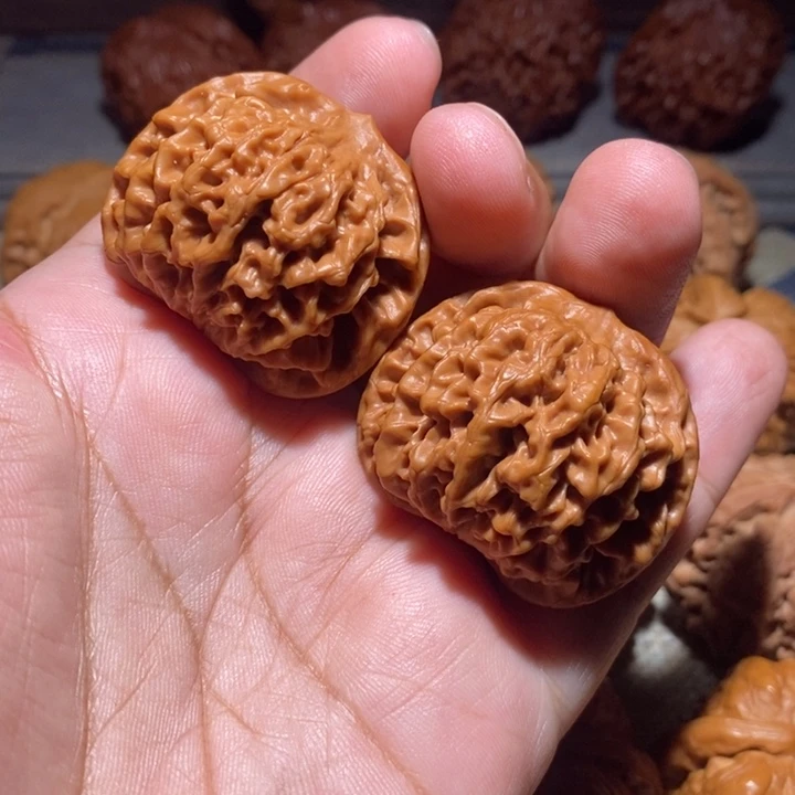 吃****文玩核桃吊坠核桃