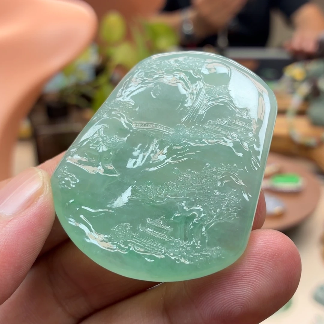 翡翠未镶嵌颈饰挂件