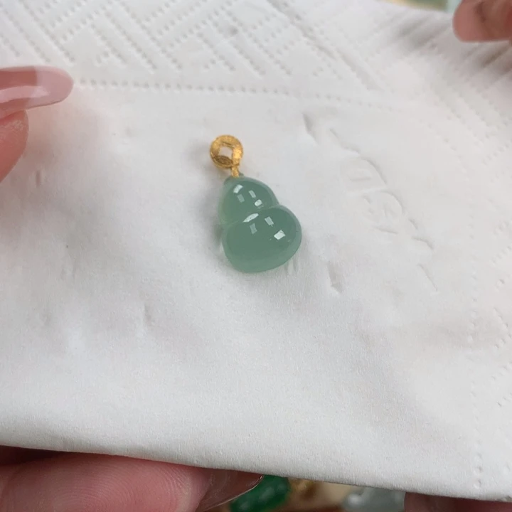 翡翠颈饰18K金镶嵌葫芦