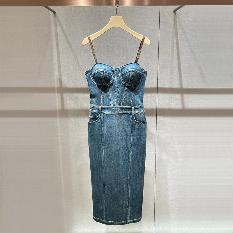 辣妹风抹胸牛仔裙2025春夏新款法式束腰修身高级感连衣裙包臀长裙