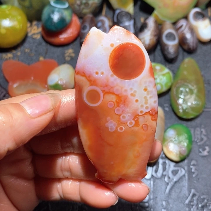 石英质玉颈饰未镶嵌