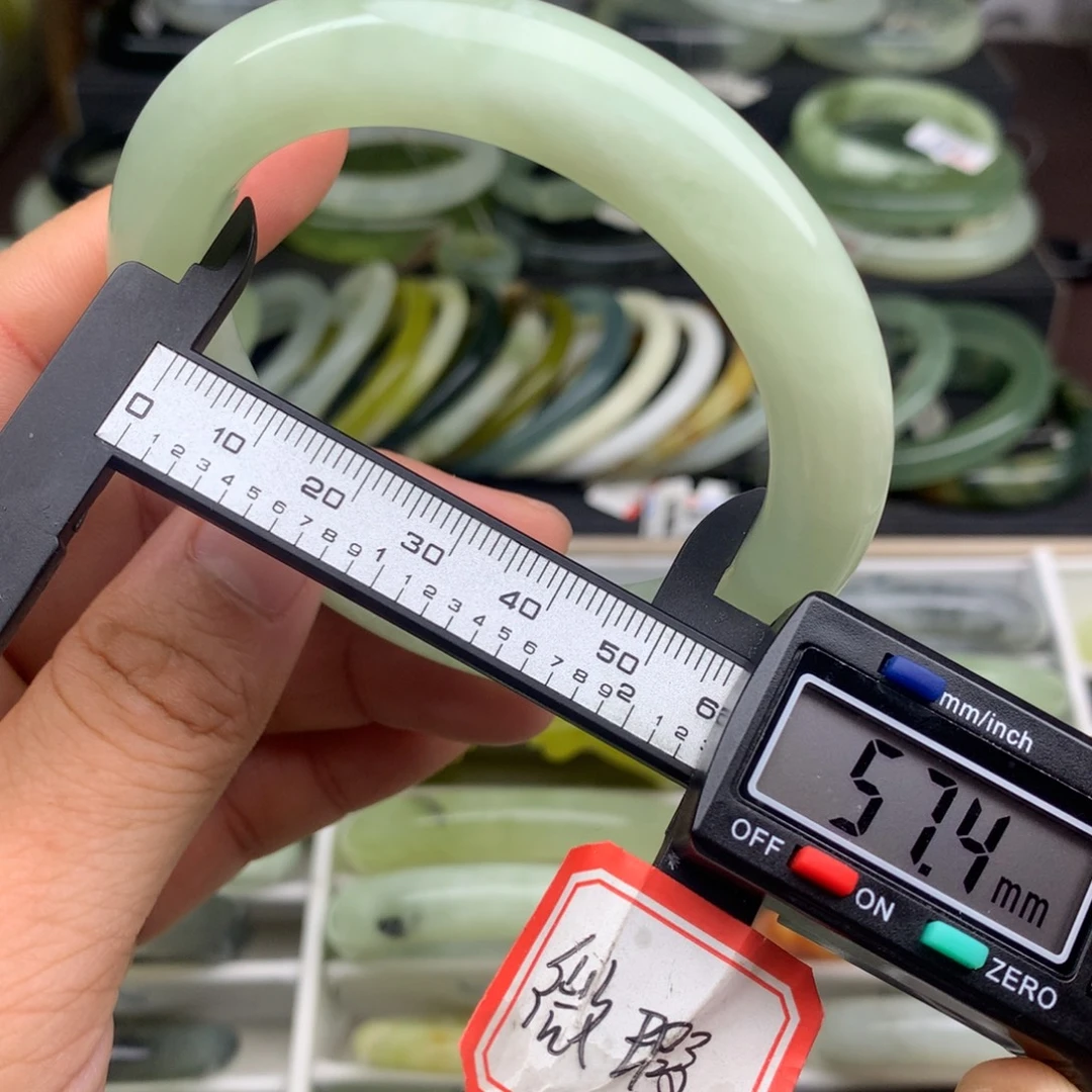 蛇纹石玉未镶嵌手镯593