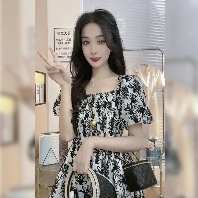 3814泡泡袖方领碎花连衣裙女夏季2025新款法式设计感温柔风长裙