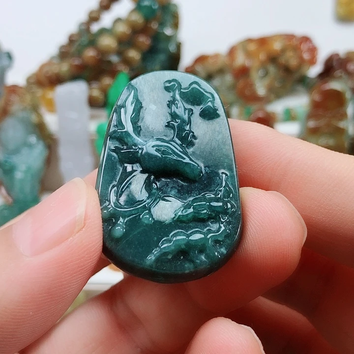 翡翠未镶嵌颈饰翡翠