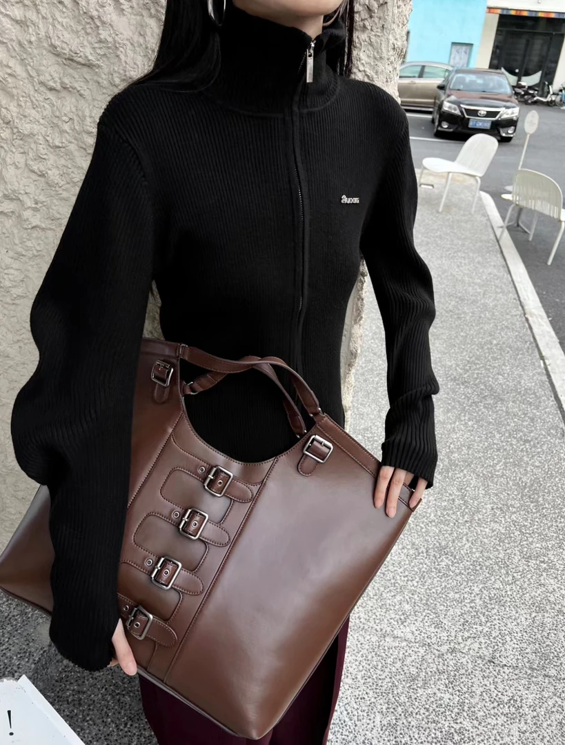 卡麦酱-ESU 拉链弯刀袖修身毛衣 2233