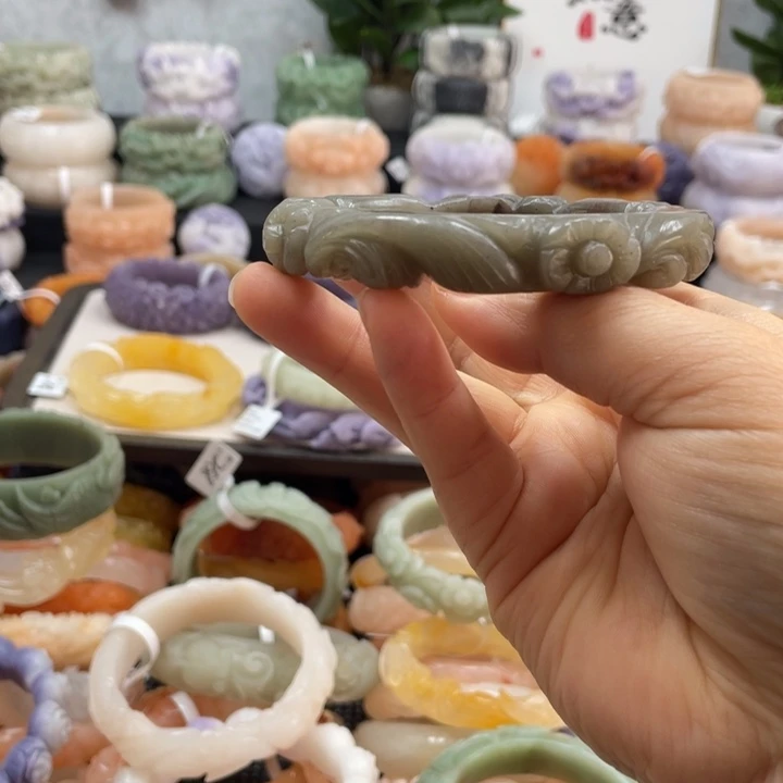 石英质玉未镶嵌手镯