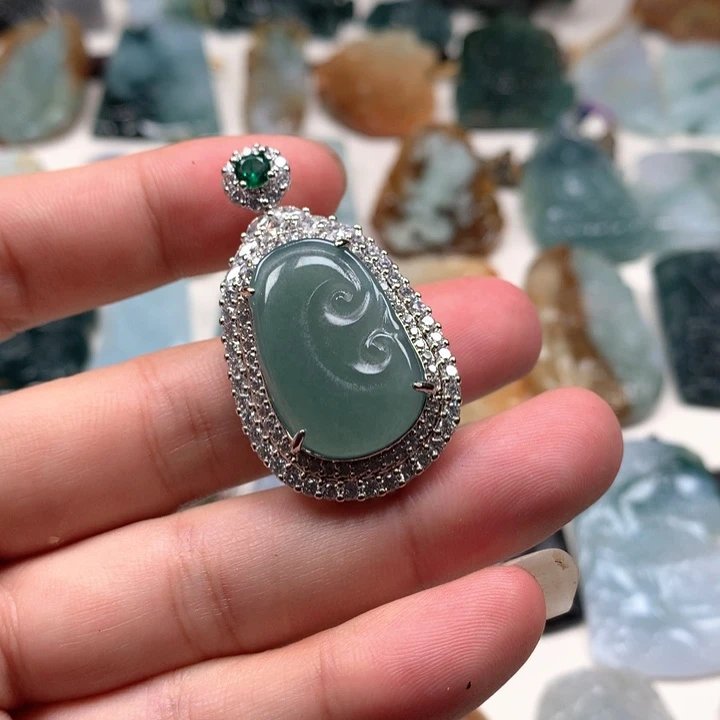 翡翠未镶嵌颈饰天然