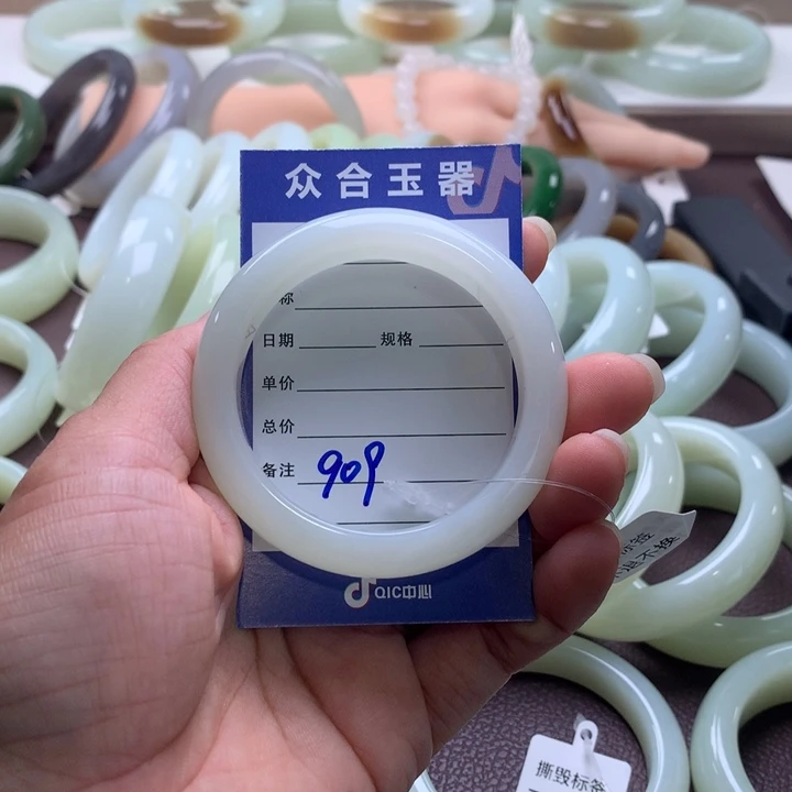 未镶嵌手镯和田玉51
