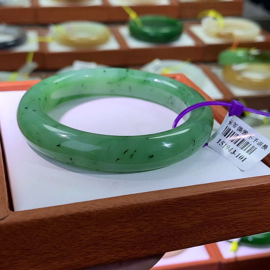 和田玉未镶嵌手镯56 苹果绿