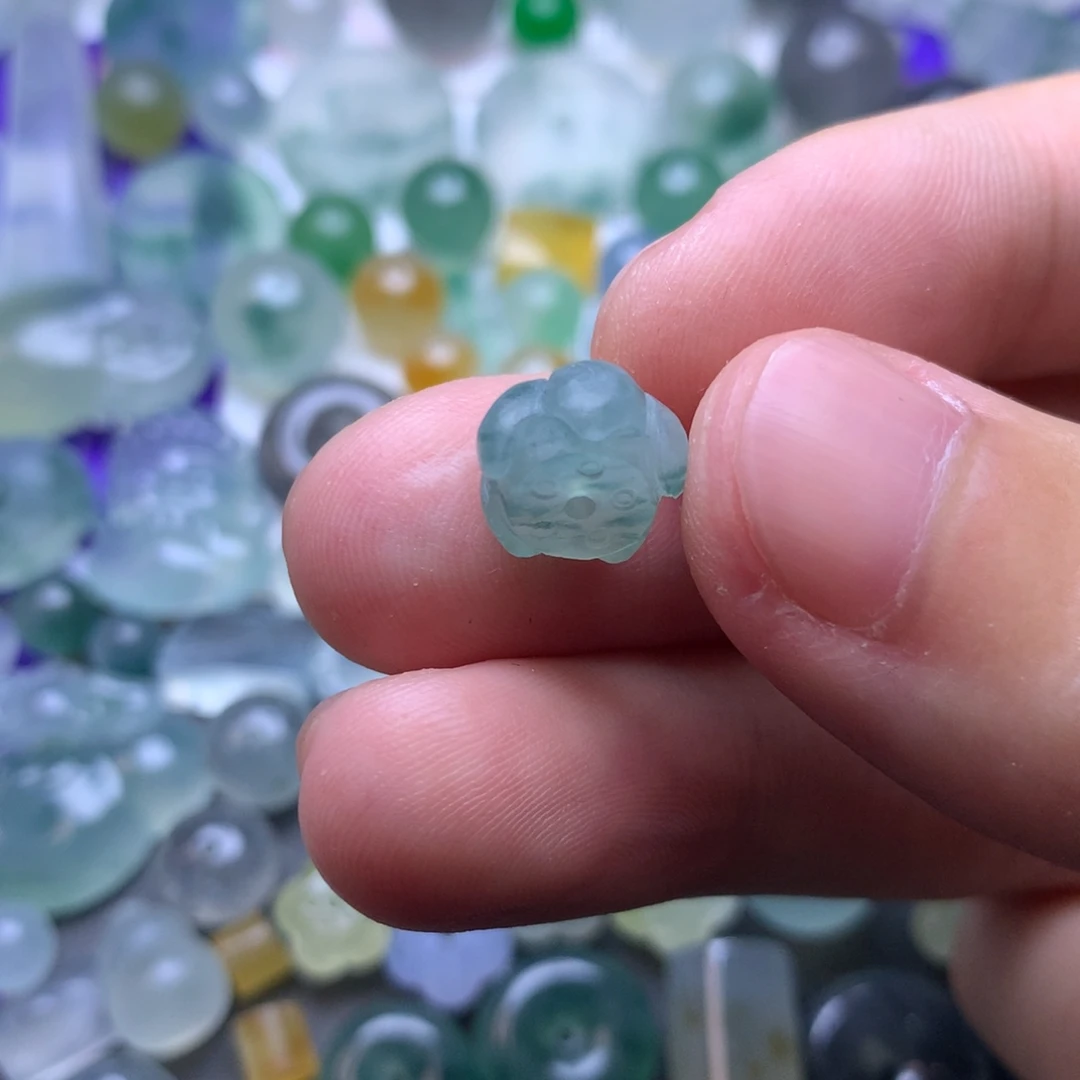 定制翡翠未镶嵌挂件