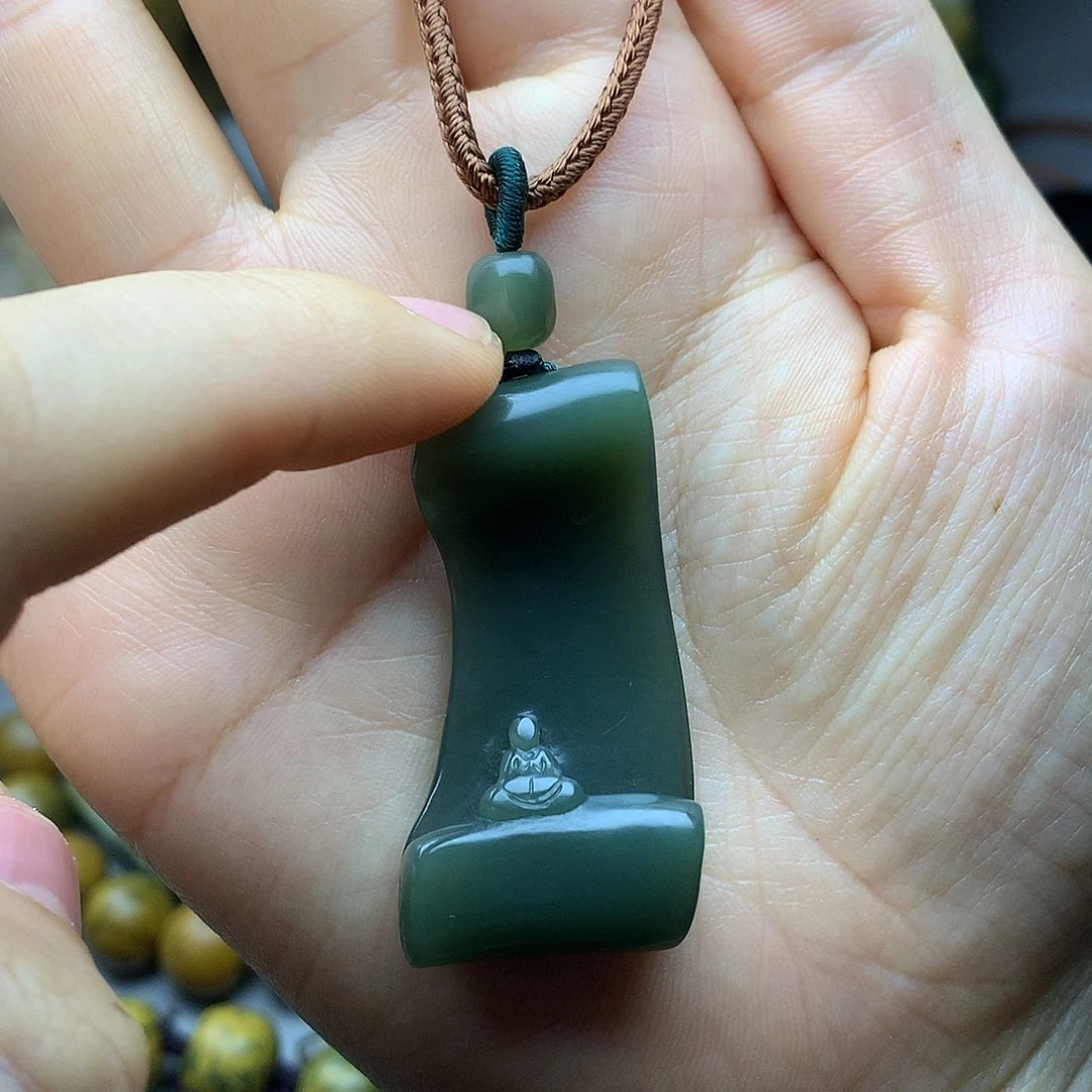 透闪石质玉挂件未镶嵌沫*