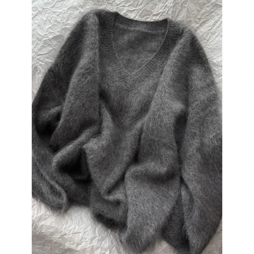 好穿！巨有质感！灰色拉毛V领毛衣女秋冬老钱风宽松圆领软糯针织衫