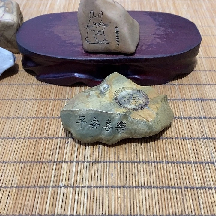 用***7原石雕刻工艺品手把摆件