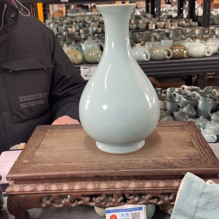 摆件天青釉中号玉壶春瓶