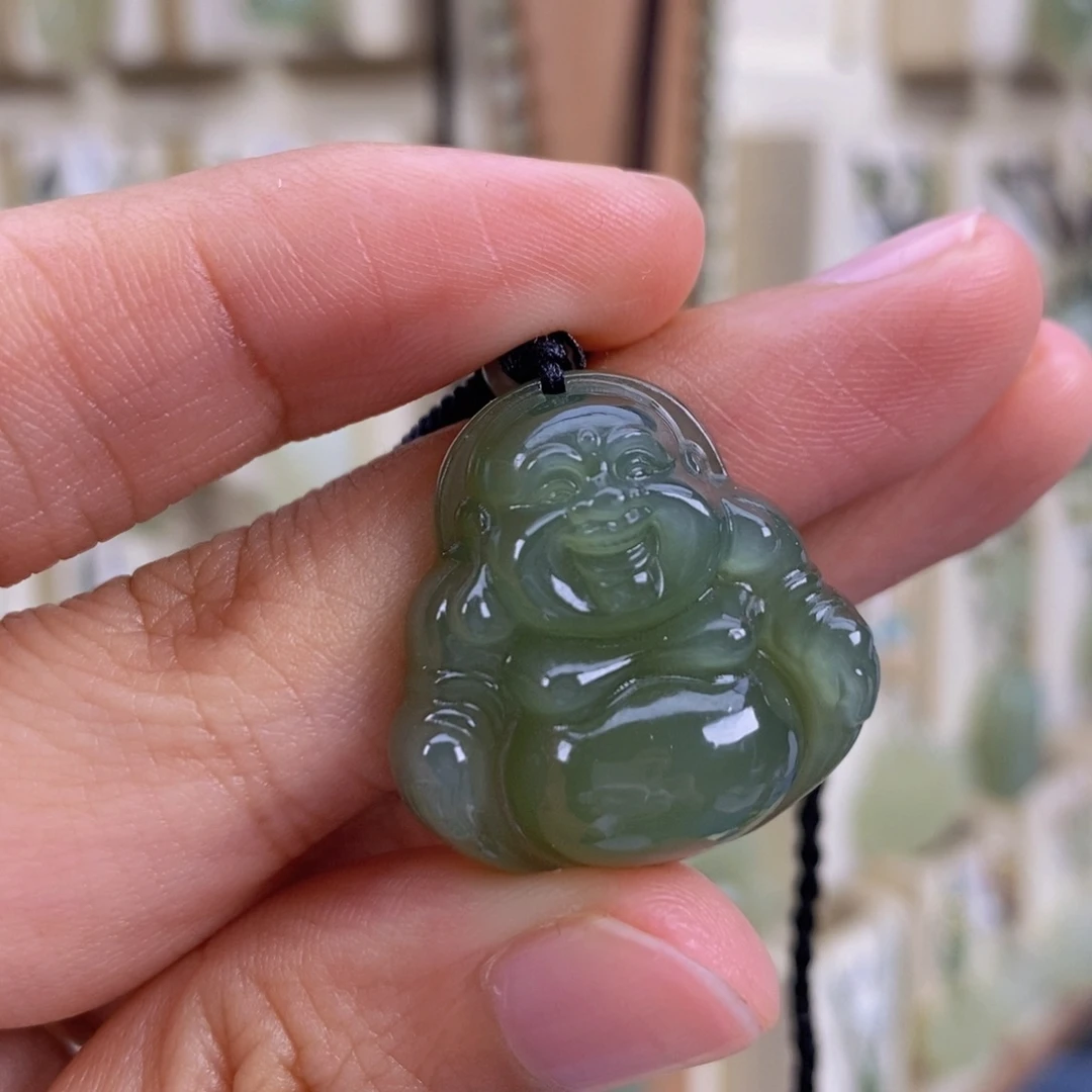 平***平和田玉未镶嵌颈饰