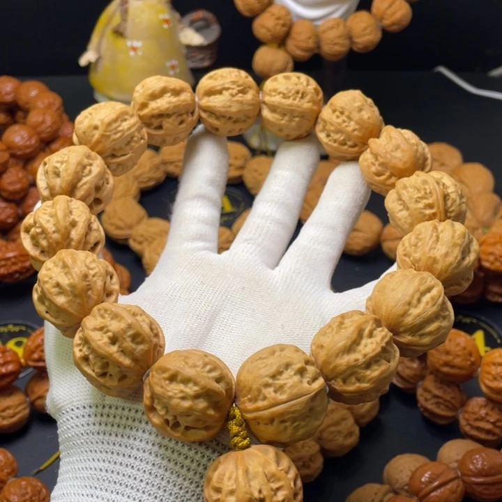 飞***翔文玩核桃手串粗筋