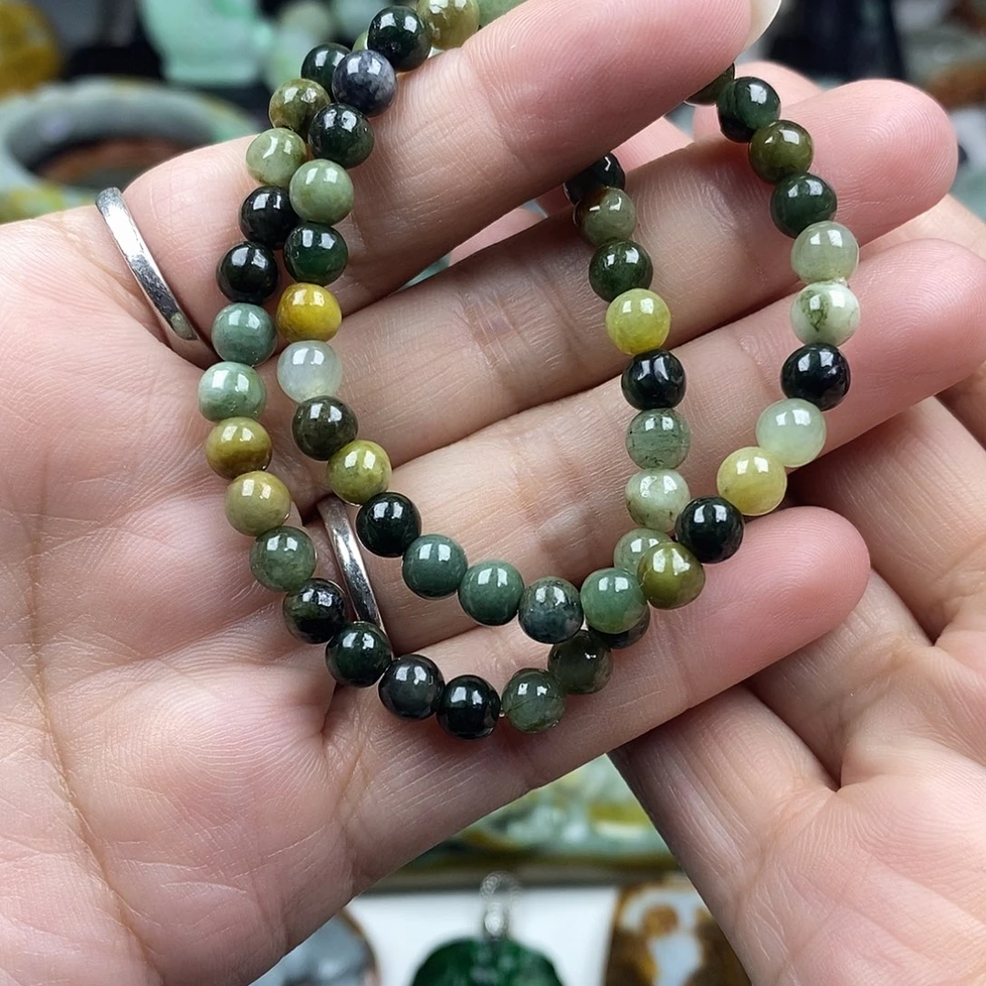 颈饰未镶嵌翡翠手串