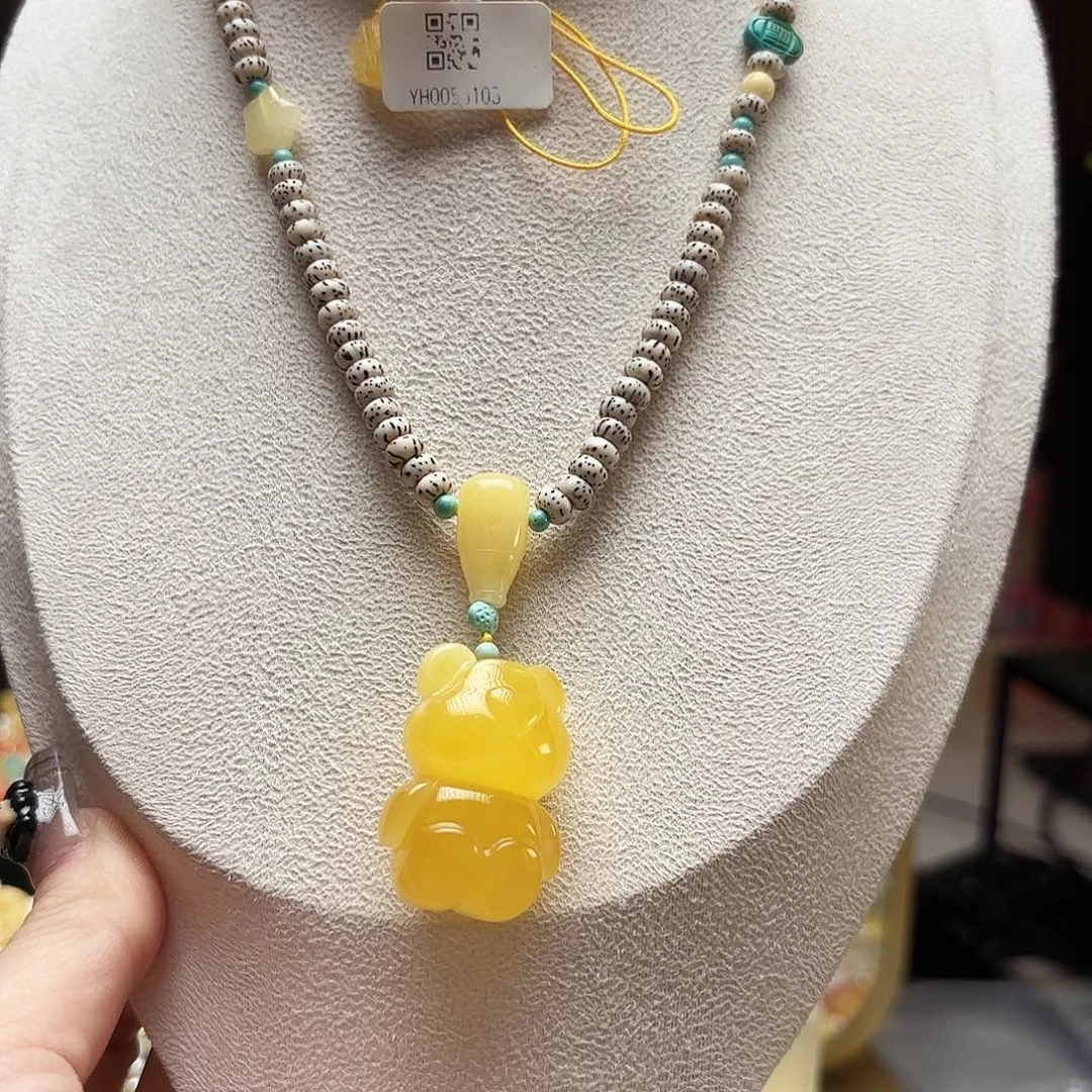 琥珀颈饰未镶嵌琥珀