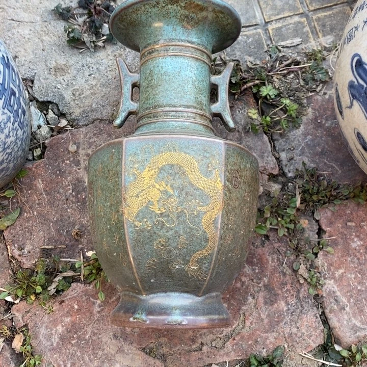 紫砂茶叶罐和**财瓷器工艺品