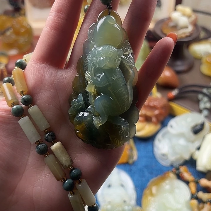 蛇纹石玉合金颈饰