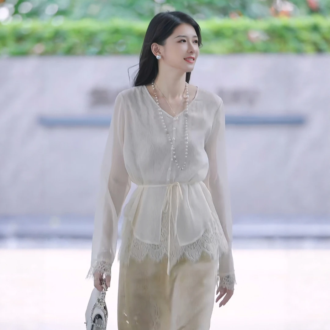 韩系温柔风蕾丝拼接长袖衫衣女2025夏季新款洋气减龄收腰百搭上衣