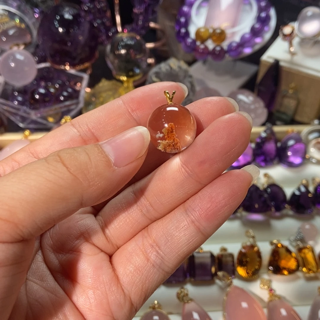 18K金镶嵌水晶颈饰