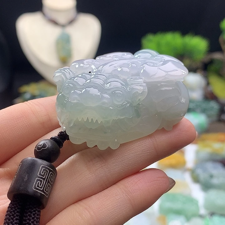 翡翠未镶嵌颈饰貔貅23