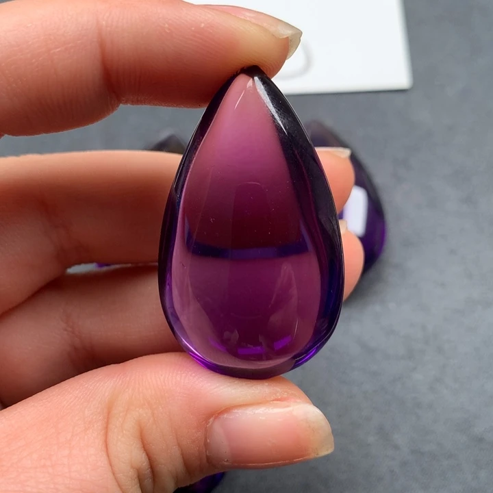 水晶颈饰未镶嵌左****室水晶