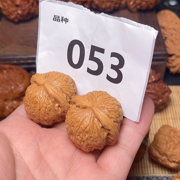 不***财文玩核桃把件乾隆磨。边32。 053