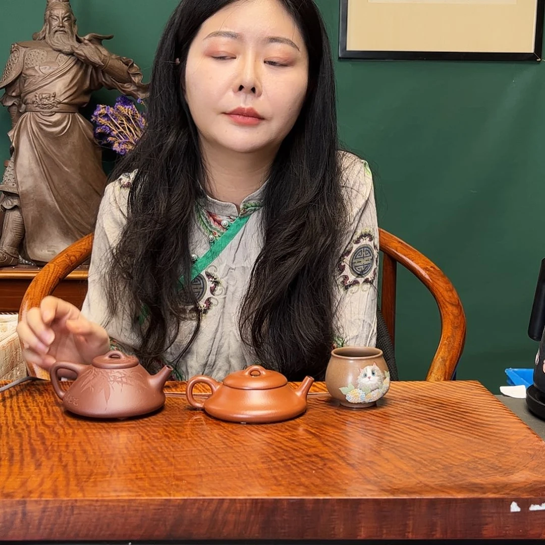 紫砂茶宠130c 朱泥西施